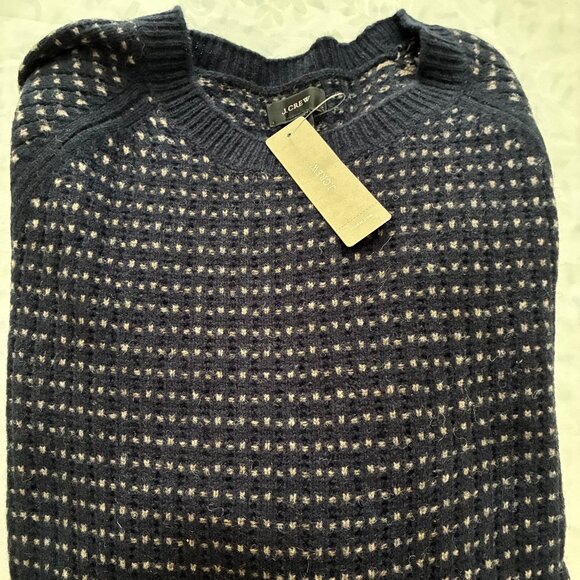 NEW. JCrew 100% lambswool crew neck long sleeve sweater. Size M - Picture 3 of 4
